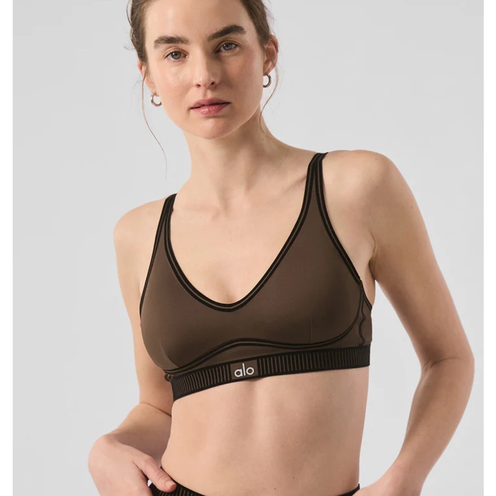ALO Yoga Airlift Line Up Bra
